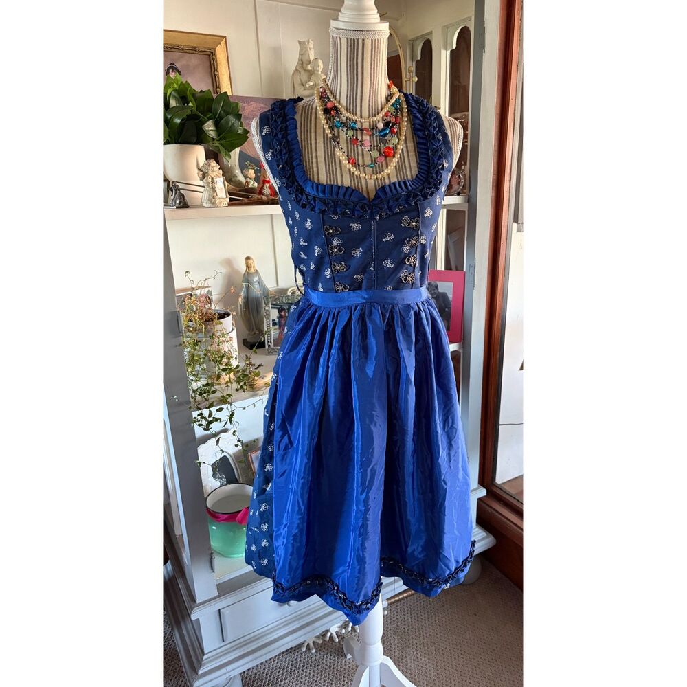Almenrausch Munchen Blue Traditional Dirndl 36 Oktoberfest Traditional German